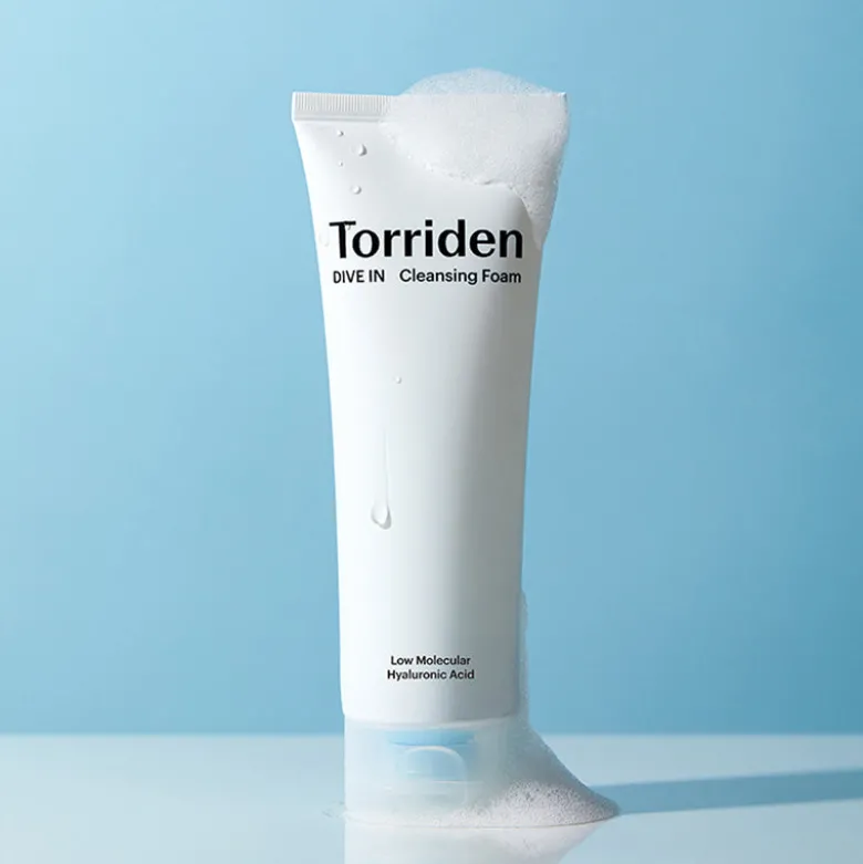 DIVE-IN Low Molecular Hyaluronic Acid Cleansing Foam