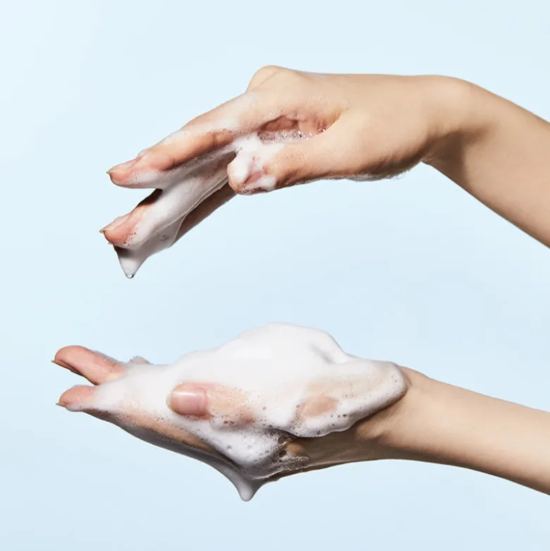 8 Hyaluronic Acid Hydrating Gentle Foaming Cleanser