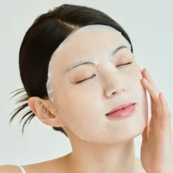 Madagascar Centella Tone Brightening Glow Mask