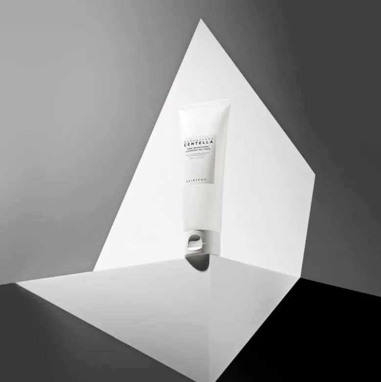 Madagascar Centella Tone Brightening Cleansing Gel Foam