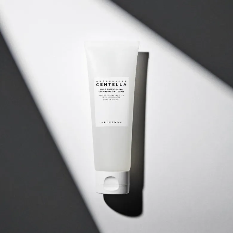 Madagascar Centella Tone Brightening Cleansing Gel Foam