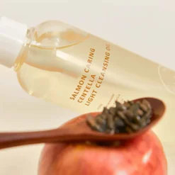 Salmon Caring Centella Light Cleansing Oil