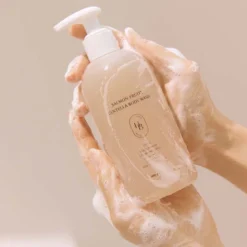 Salmon Fruity Centella Body Wash