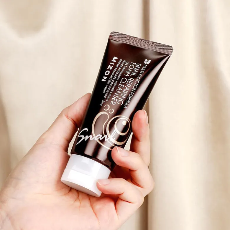 Snail Repairing Foam Cleanser
