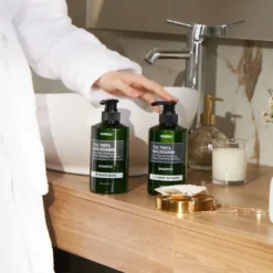 Tea Tree & Macadamia Deep Cleansing Shampoo