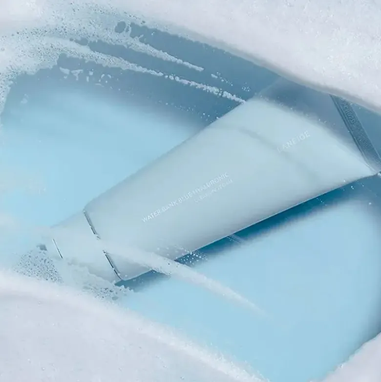 Water Bank Blue Hyaluronic Cleansing Foam